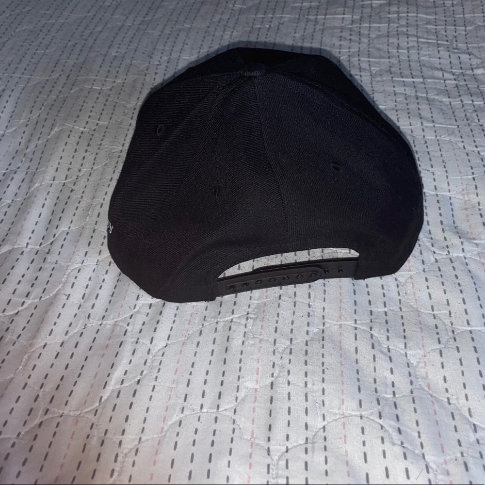 Hennessy hat - Picture 3 of 5